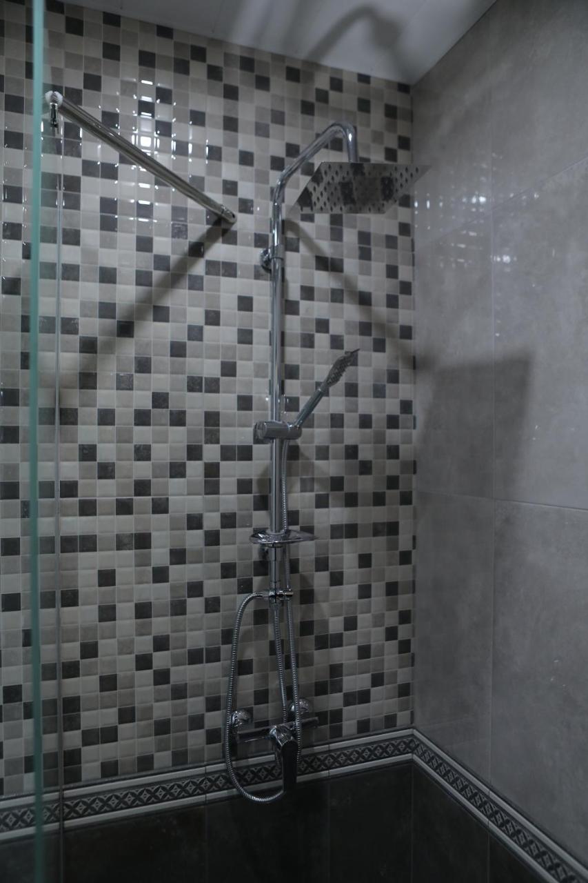 4Room Hotel Jerevan Exteriör bild